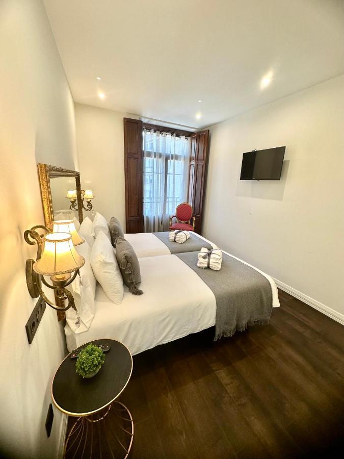 Claren'S Boutique Rooms Cangas De Narcea Exterior foto