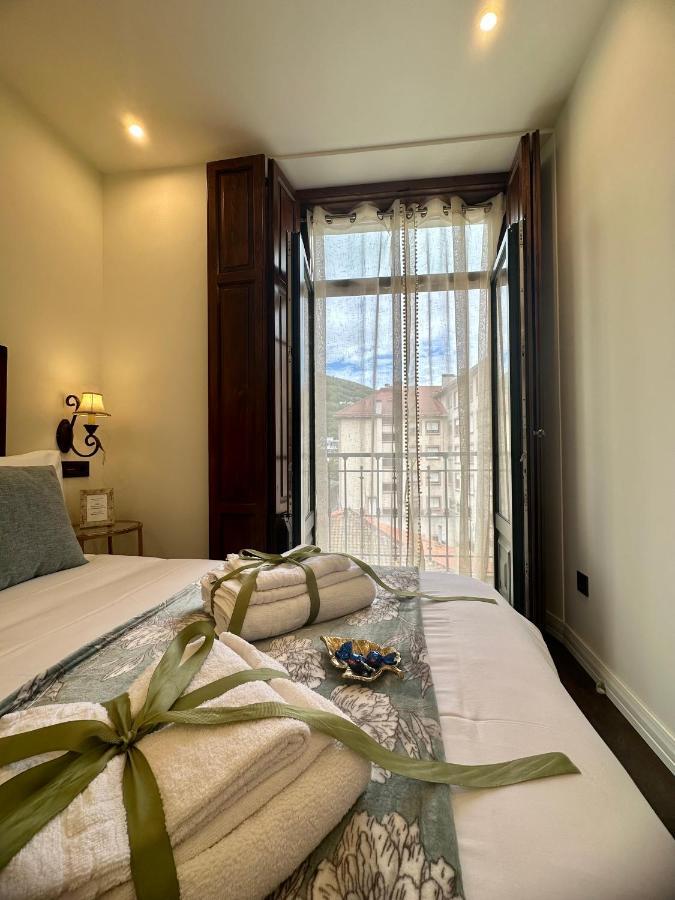 Claren'S Boutique Rooms Cangas De Narcea Exterior foto