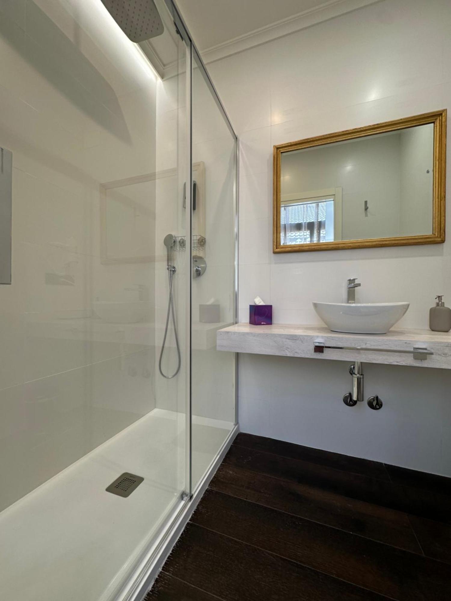 Claren'S Boutique Rooms Cangas De Narcea Exterior foto